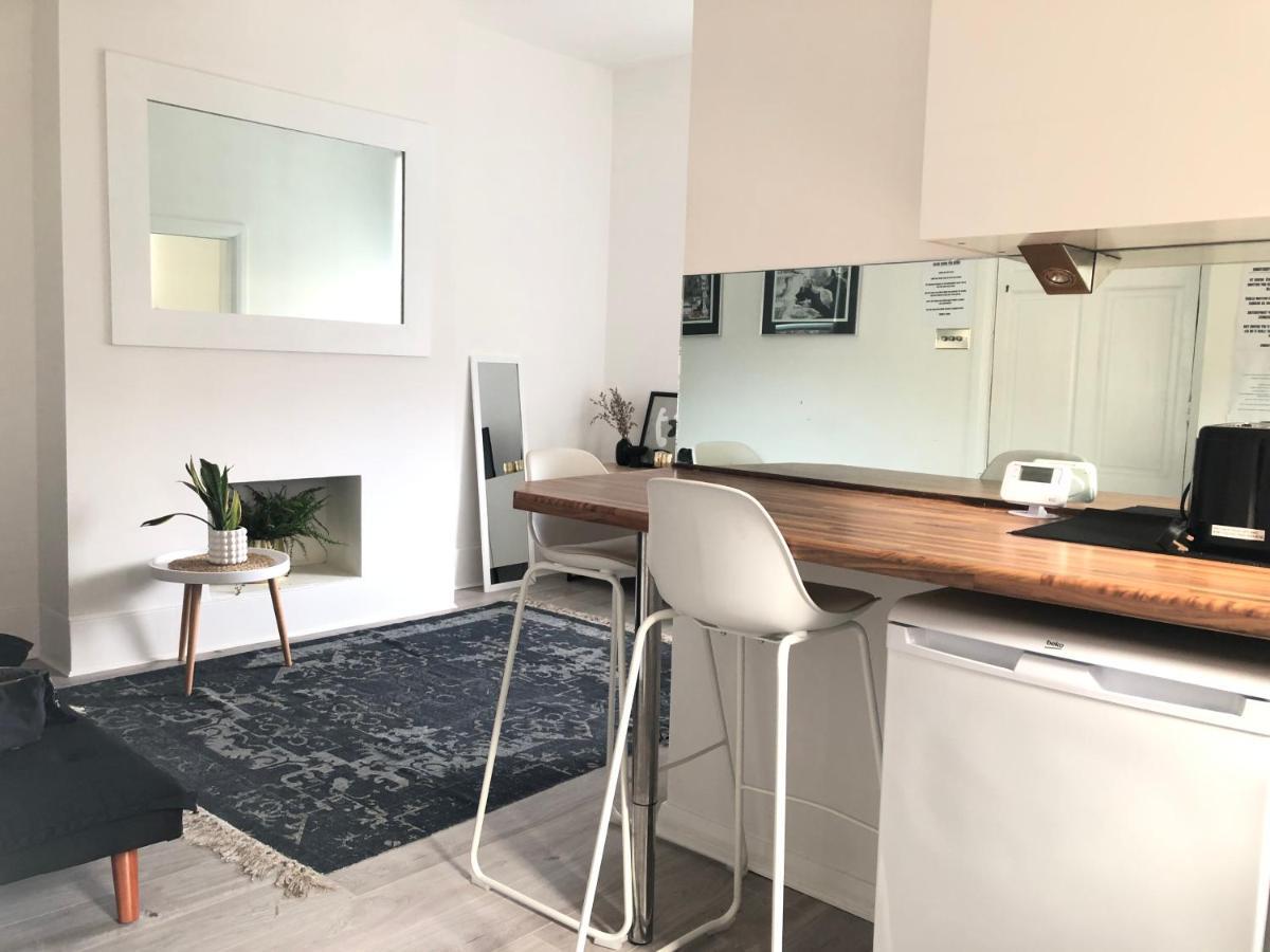 Bright Chiswick Apartment - Great Location Londra Esterno foto