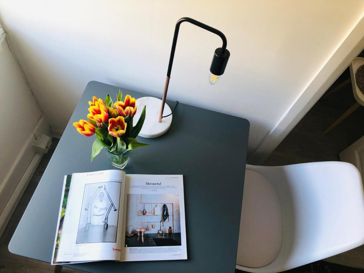 Bright Chiswick Apartment - Great Location Londra Esterno foto
