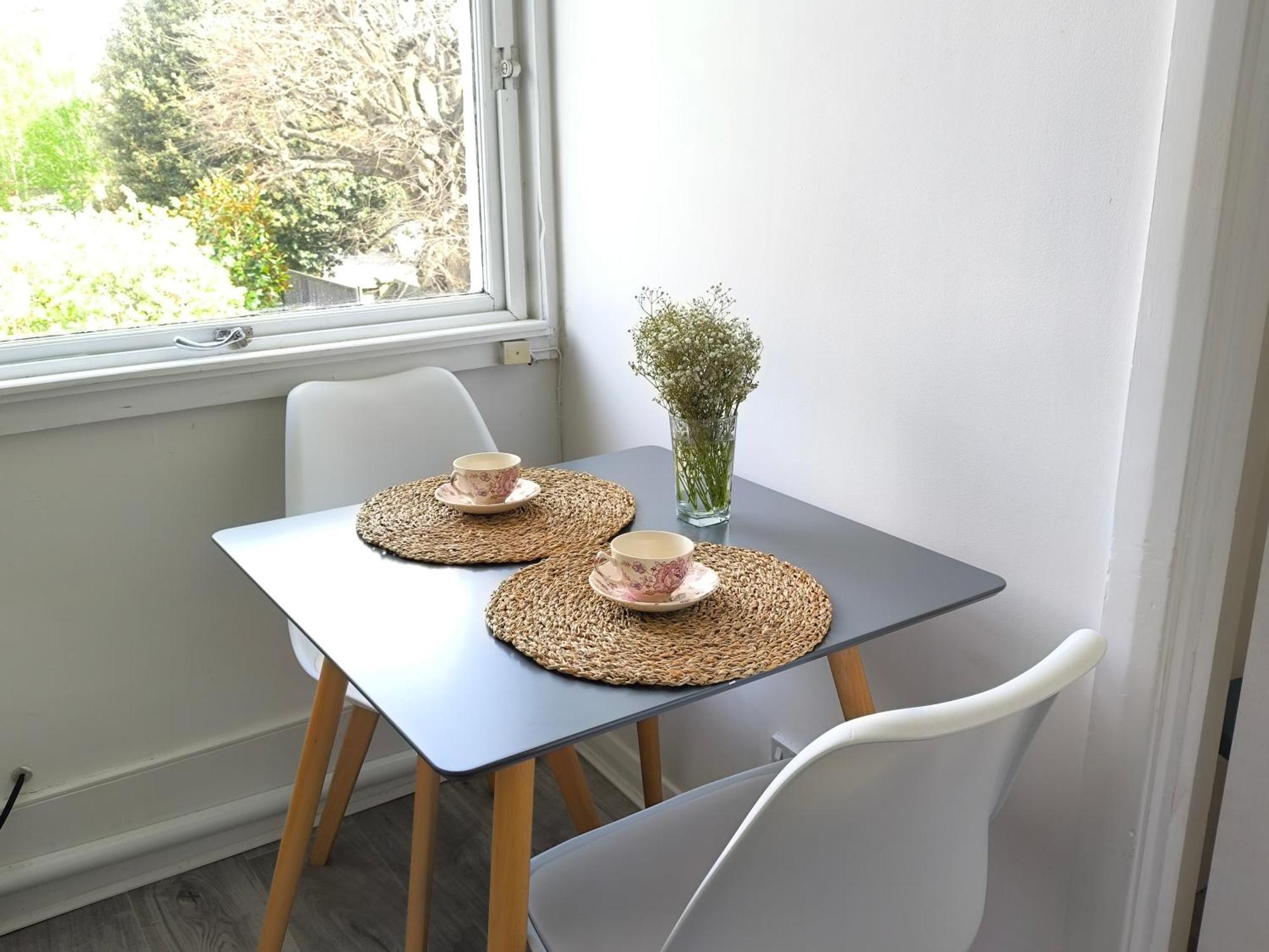 Bright Chiswick Apartment - Great Location Londra Esterno foto